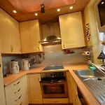 بيت للعطل Haus Komoran By Interhome